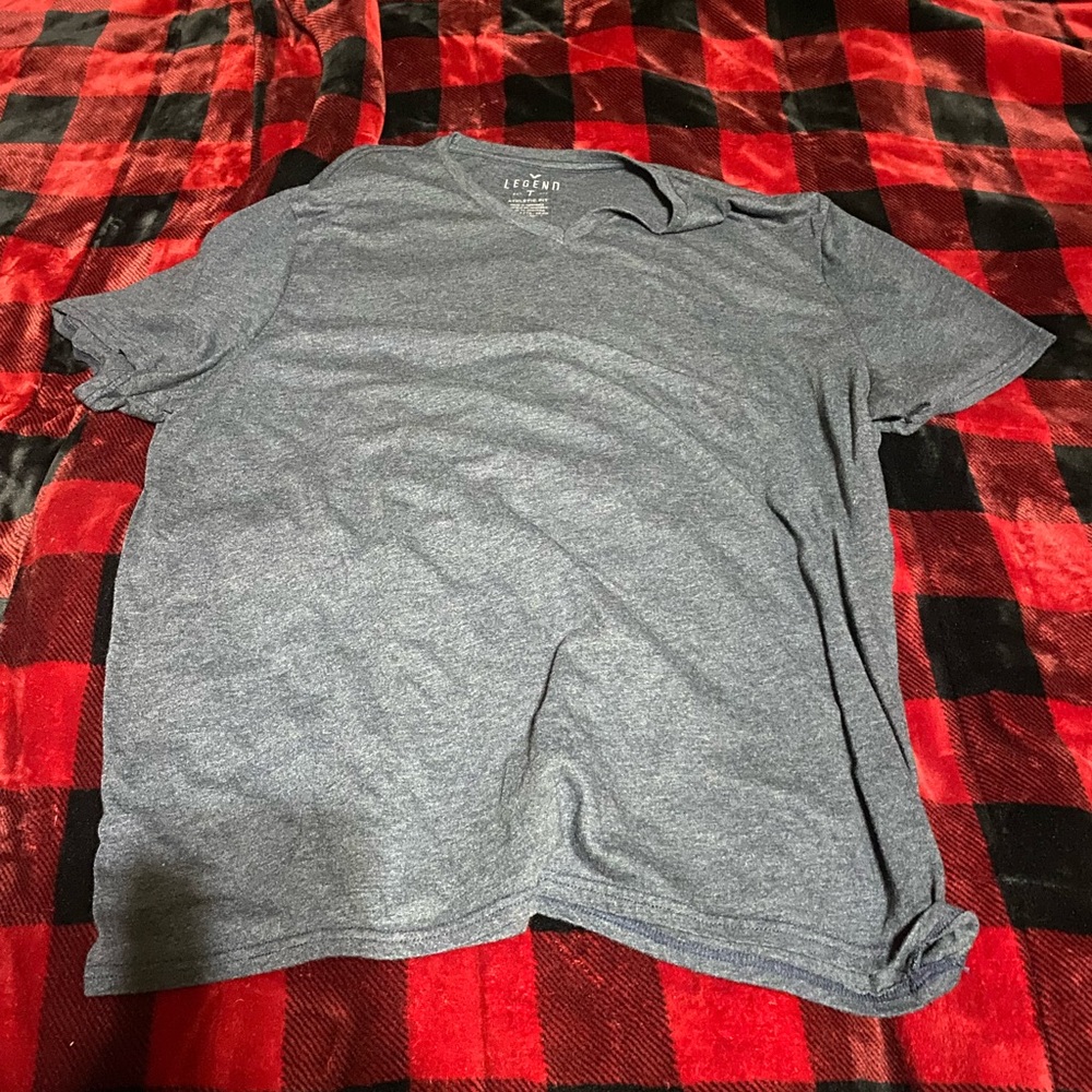 3XL American Eagle V-neck T-shirt